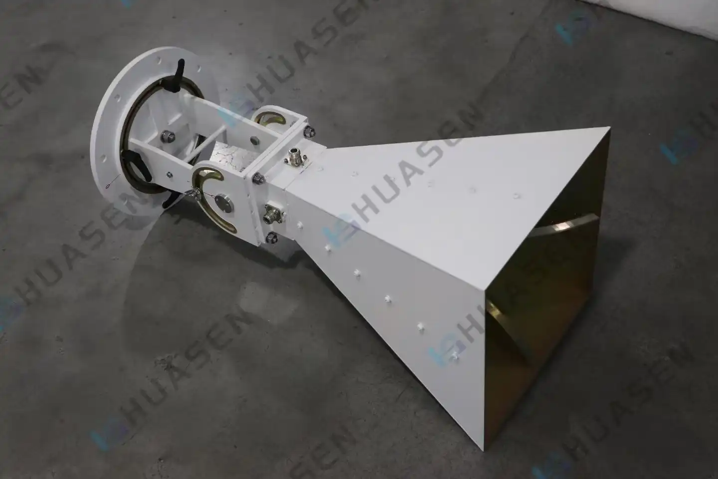 Quadridged Horn Antenna Behavior in Extreme Frequency Environments Quadridged Horn Antenna Behavior in Extreme Frequency Environments